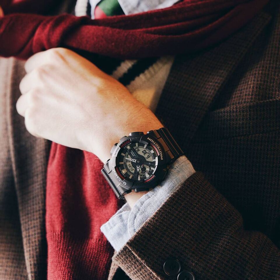 Casio GA-110RL-1ADR G-Shock Erkek Kol Saati