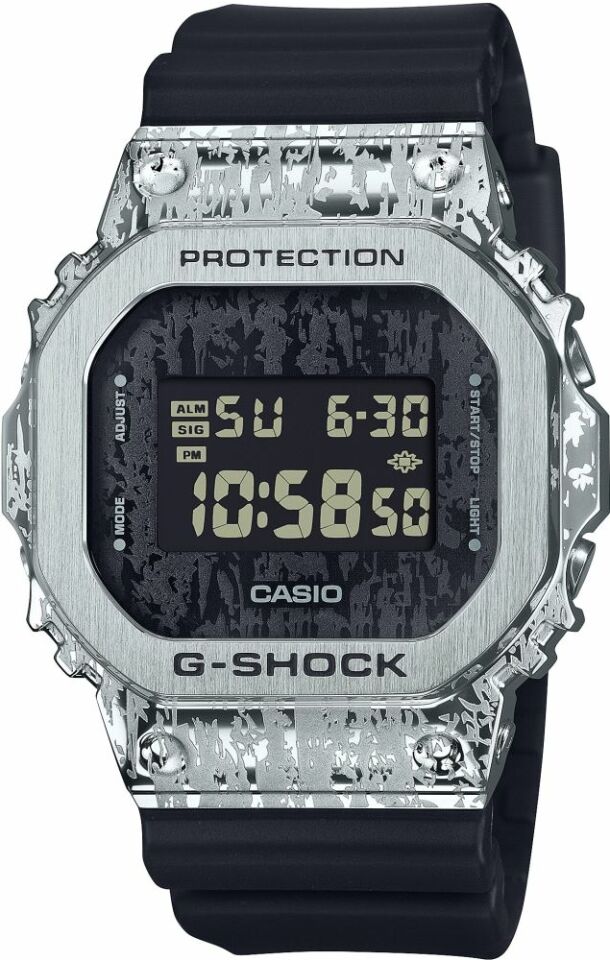 Casio Gm-5600Gc-1Dr G-Shock Erkek Kol Saati